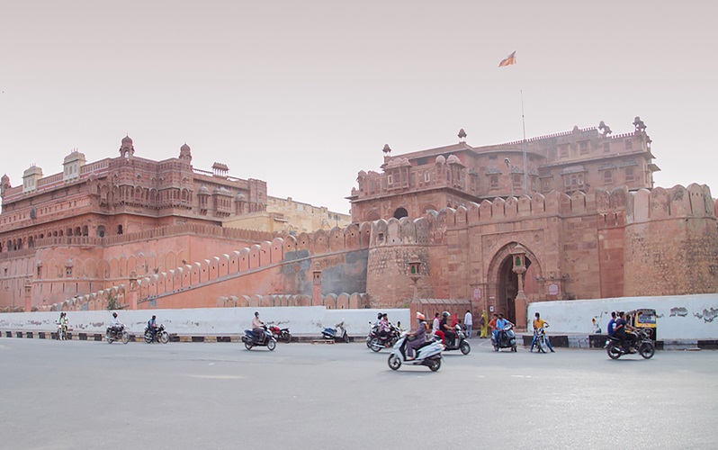 Day 14: Jaisalmer to Bikaner {330Kms & 06 Hrs}